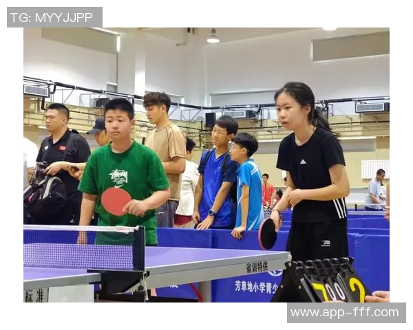 足球比赛喜报：激战连连球队奋勇争先再创佳绩喜迎胜利荣耀